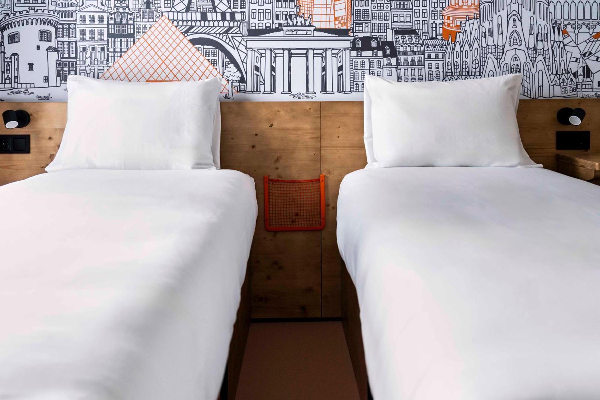 Easyhotel Alcala Hotel *