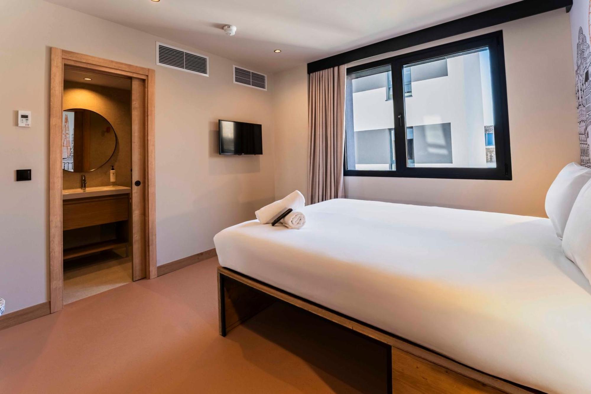 Easyhotel Alcala Hotel *
